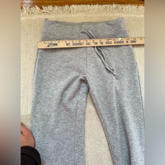 Alo Yoga Sway Bootcut Sweatpants Light Heather Gray XS Set - Picture 5 of 6